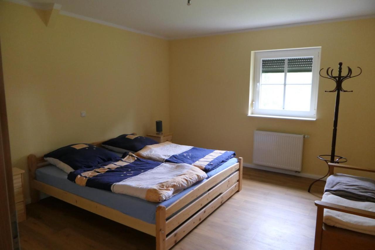 Ferienwohnung Weideglueck Osten المظهر الخارجي الصورة